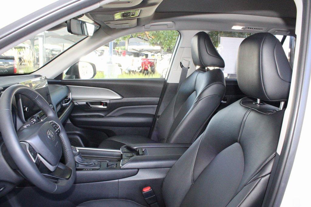 used 2025 Toyota Grand Highlander car, priced at $48,600