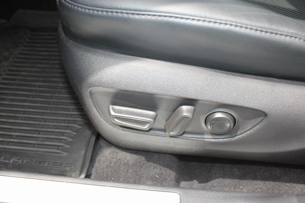 used 2023 Toyota Highlander Hybrid car, priced at $44,900