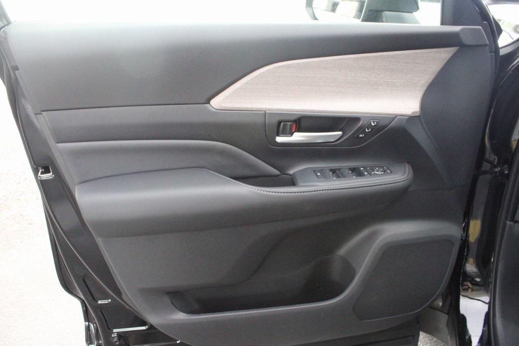 new 2025 Toyota Grand Highlander car, priced at $56,687