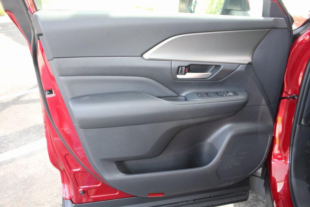 new 2025 Toyota Grand Highlander car, priced at $50,103