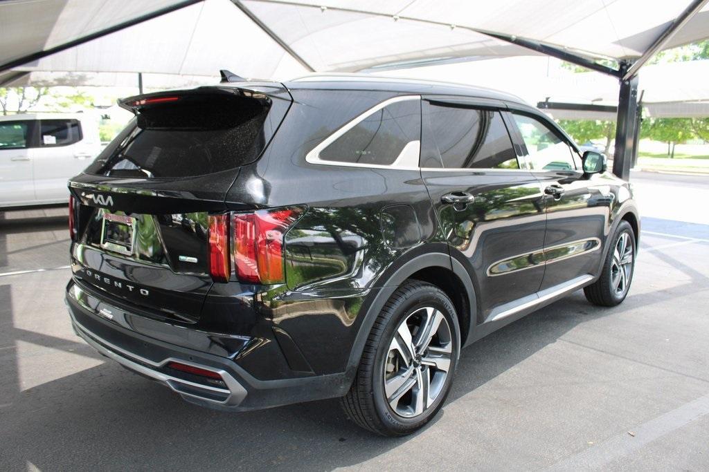used 2022 Kia Sorento Plug-In Hybrid car, priced at $28,000