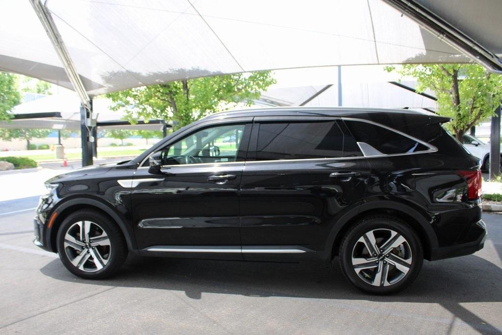 used 2022 Kia Sorento Plug-In Hybrid car, priced at $28,000