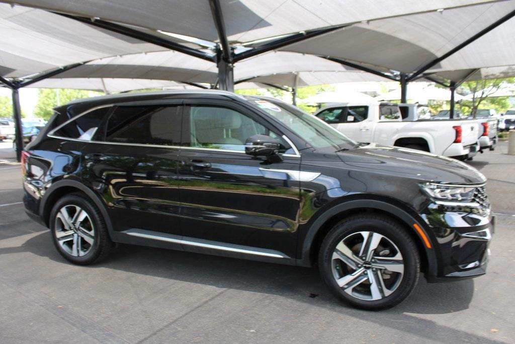 used 2022 Kia Sorento Plug-In Hybrid car, priced at $28,000