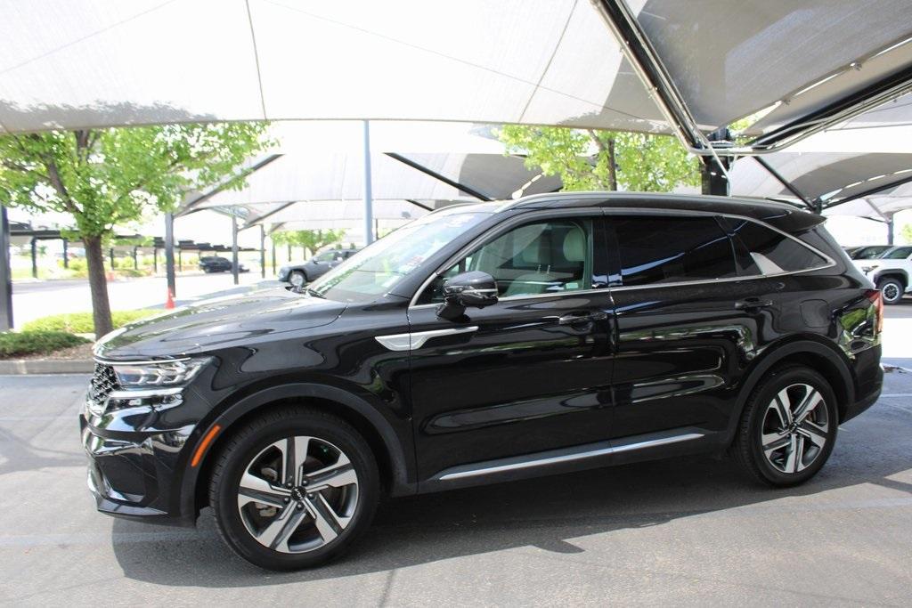 used 2022 Kia Sorento Plug-In Hybrid car, priced at $28,000