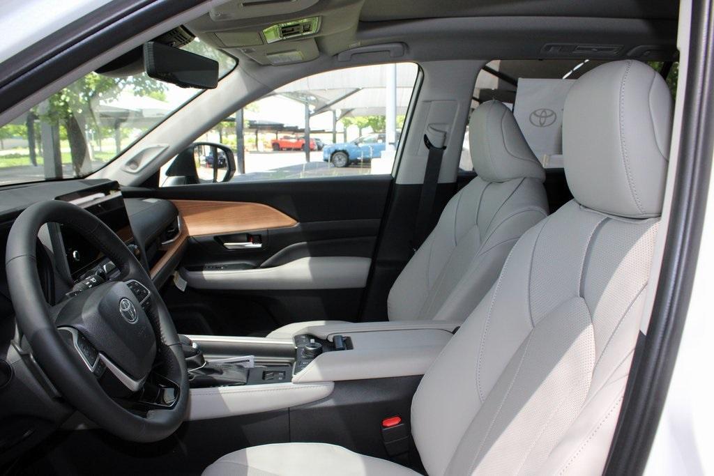 new 2025 Toyota Grand Highlander car, priced at $59,181