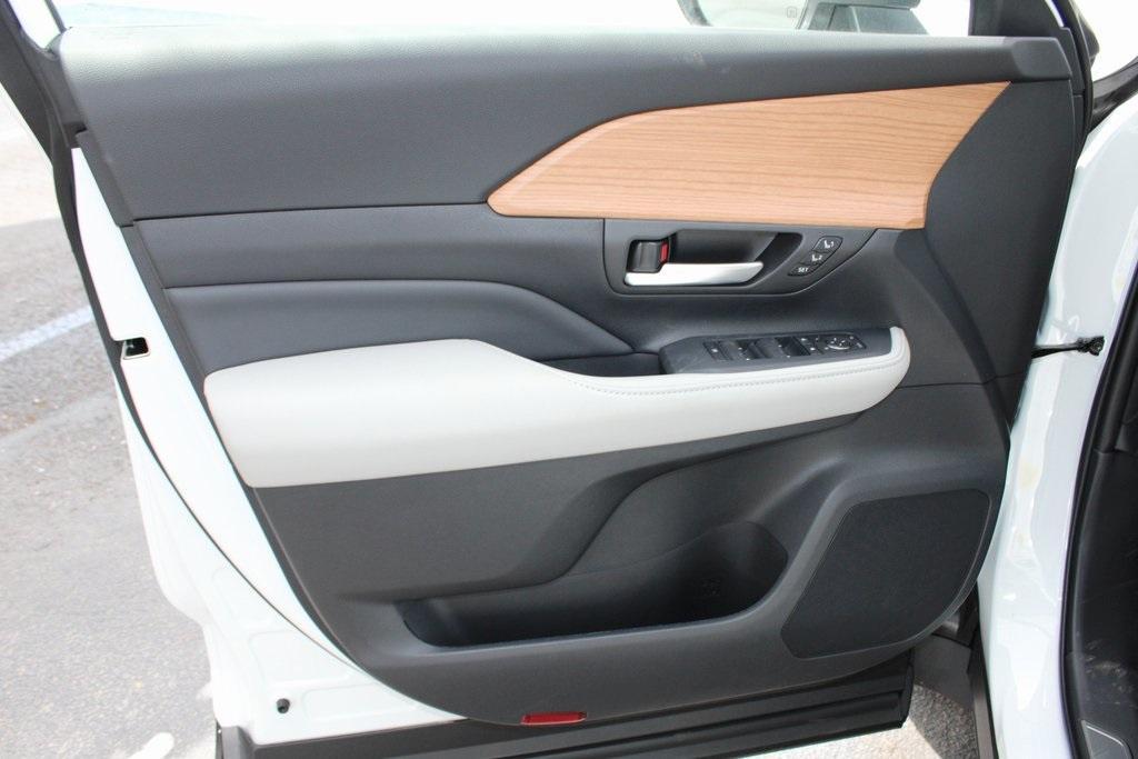new 2025 Toyota Grand Highlander car, priced at $59,181