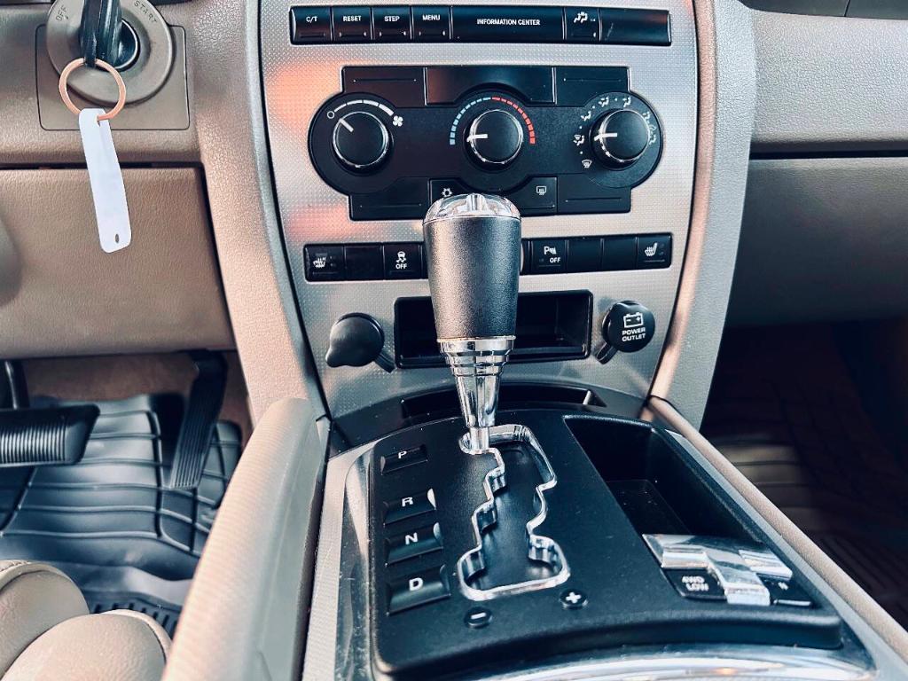 used 2007 Jeep Commander car, priced at $6,495