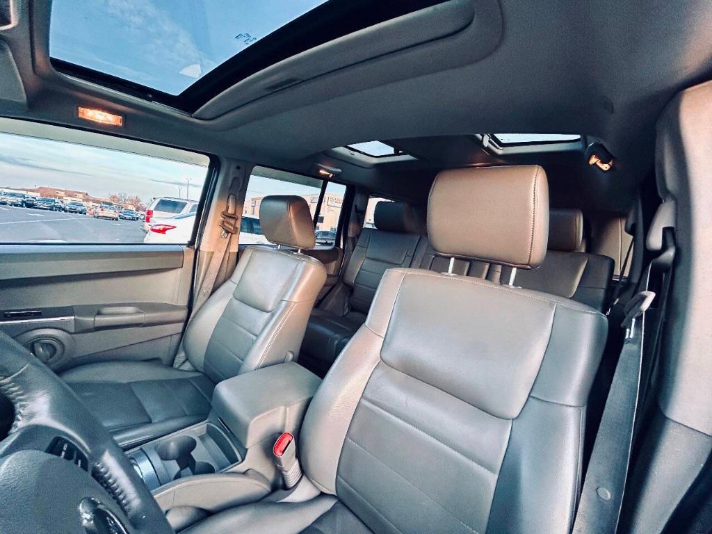 used 2007 Jeep Commander car, priced at $6,495