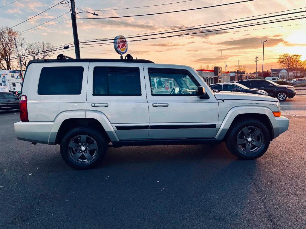 used 2007 Jeep Commander car, priced at $6,495