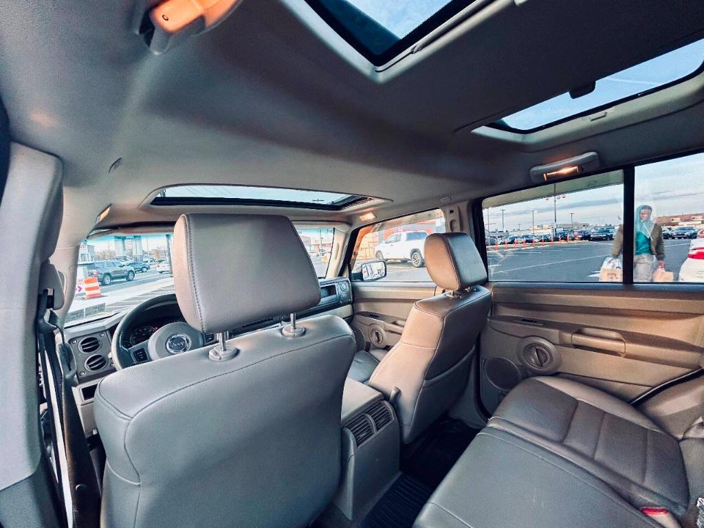 used 2007 Jeep Commander car, priced at $6,495