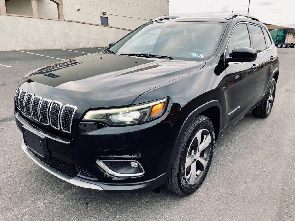 used 2019 Jeep Cherokee car, priced at $18,495