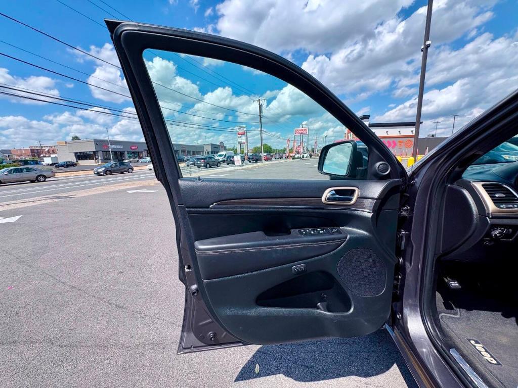 used 2014 Jeep Grand Cherokee car, priced at $14,995