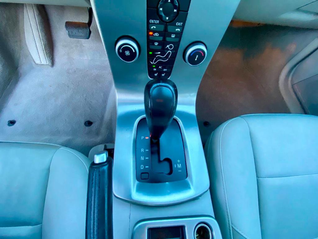 used 2009 Volvo S40 car, priced at $5,495