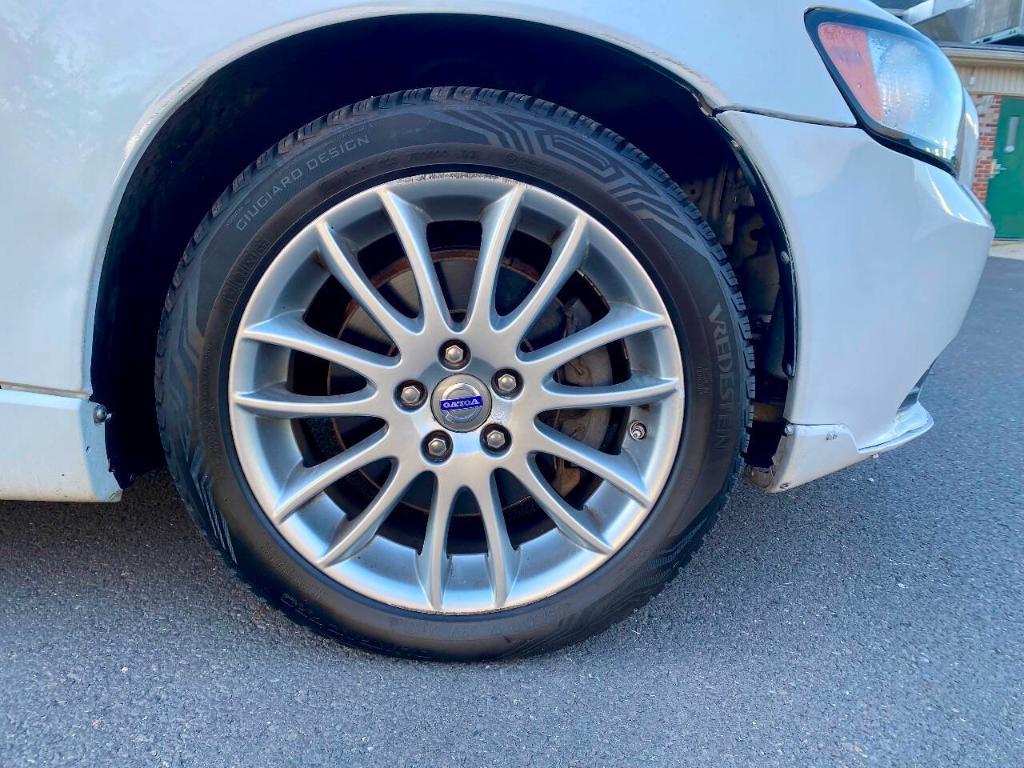 used 2009 Volvo S40 car, priced at $5,495