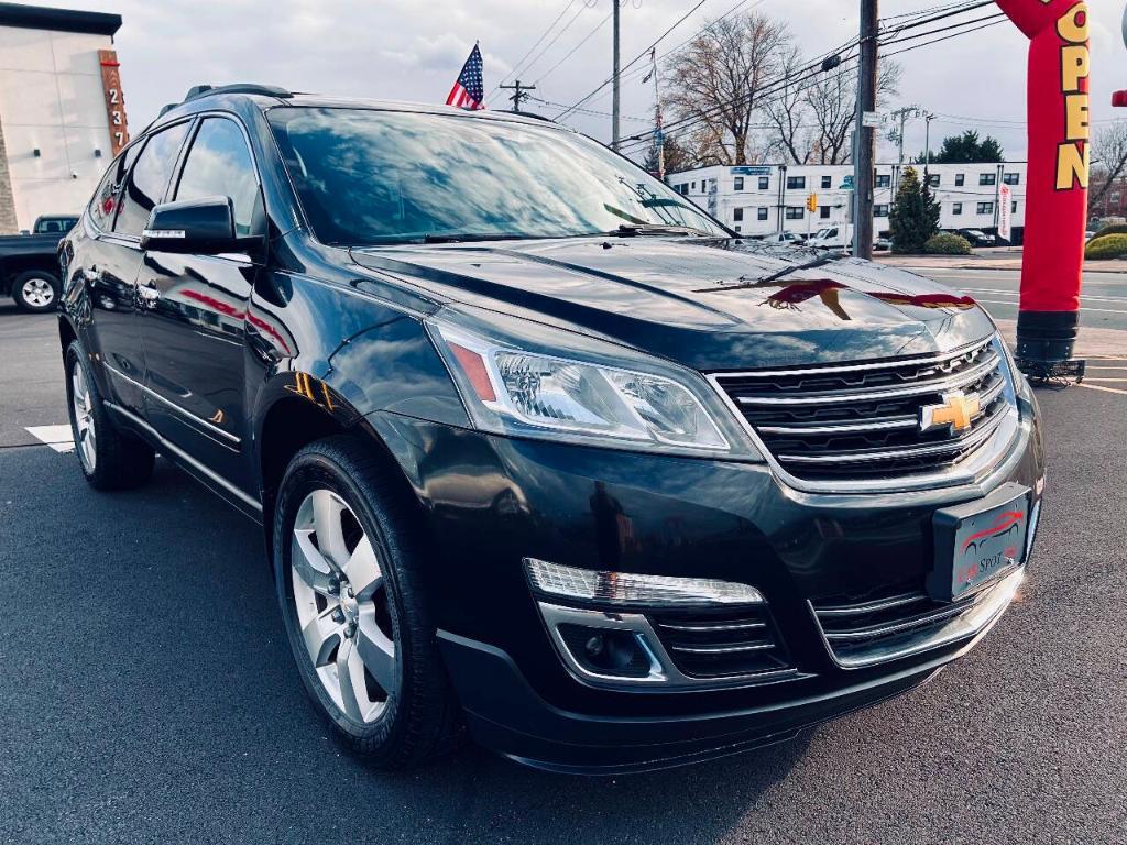 used 2015 Chevrolet Traverse car, priced at $13,195