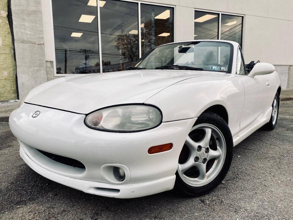 used 2000 Mazda MX-5 Miata car, priced at $8,995