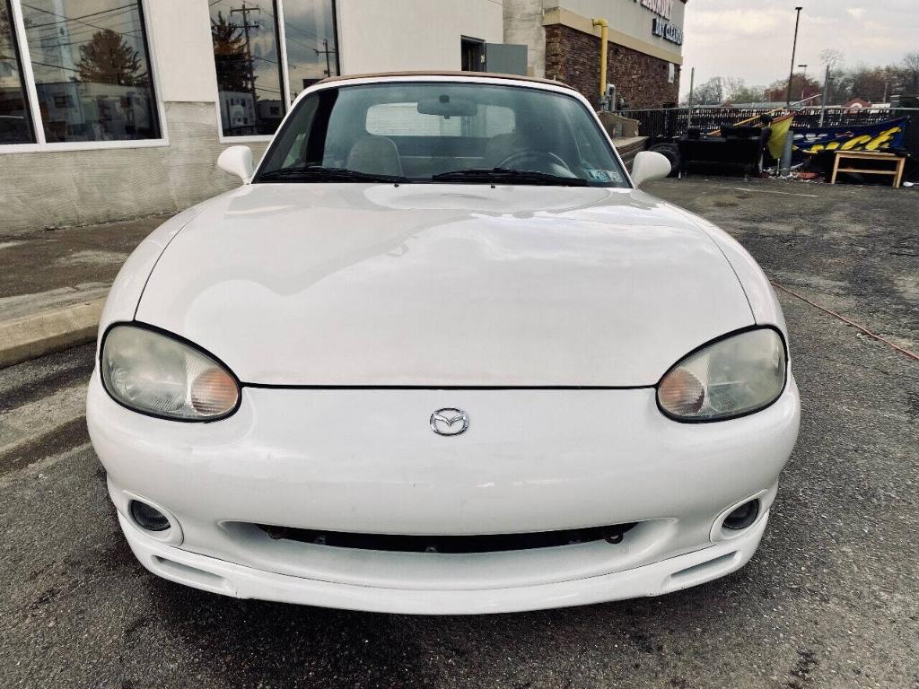 used 2000 Mazda MX-5 Miata car, priced at $8,995