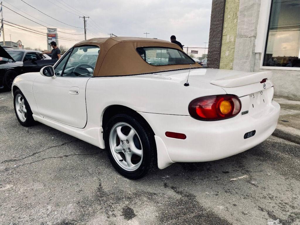 used 2000 Mazda MX-5 Miata car, priced at $8,995