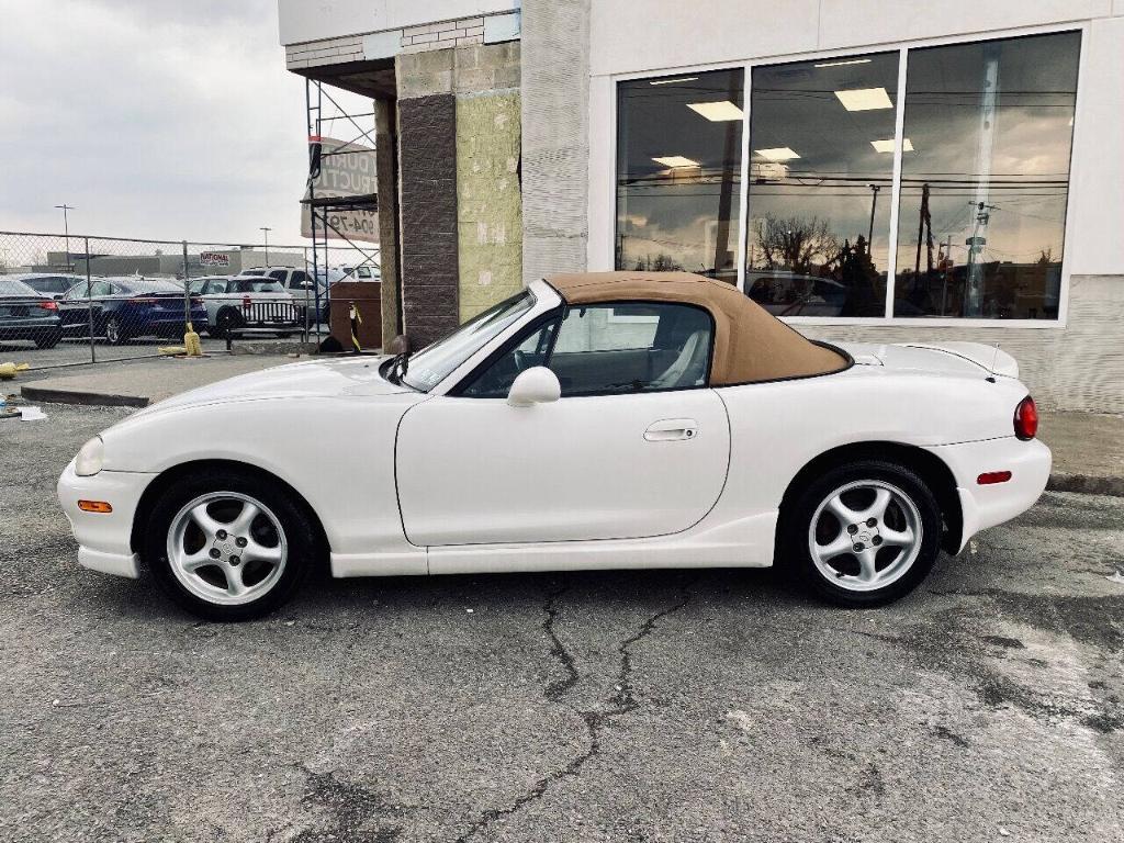 used 2000 Mazda MX-5 Miata car, priced at $8,995