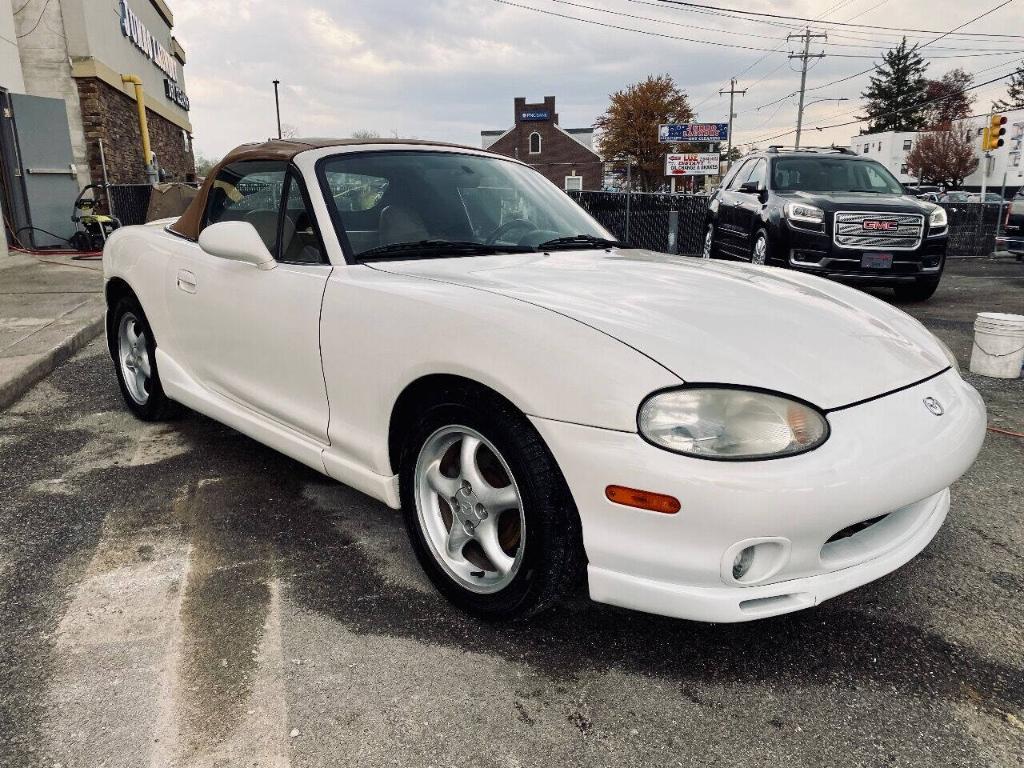 used 2000 Mazda MX-5 Miata car, priced at $8,995