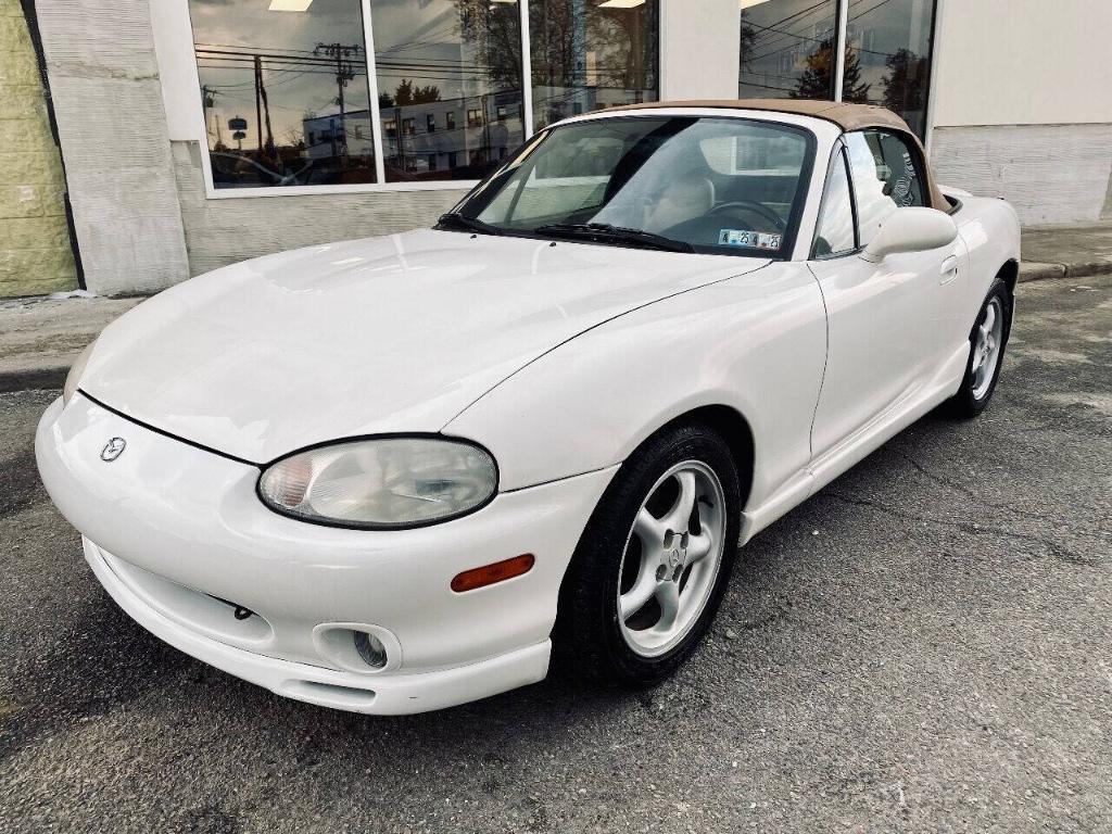 used 2000 Mazda MX-5 Miata car, priced at $8,995