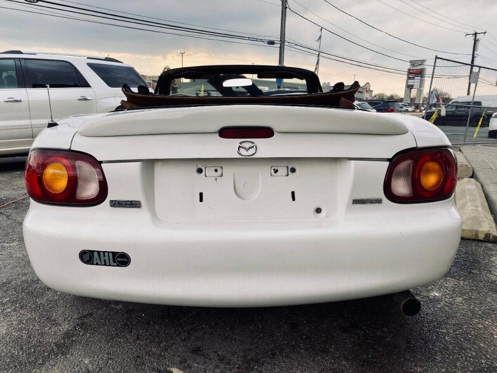 used 2000 Mazda MX-5 Miata car, priced at $8,995