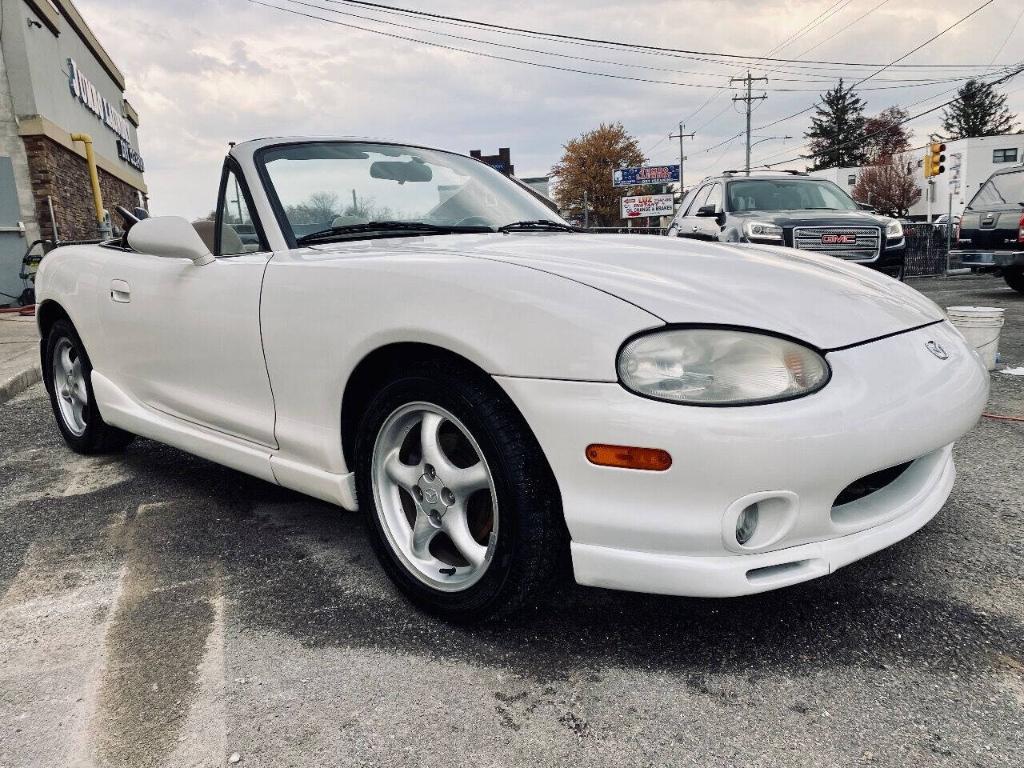 used 2000 Mazda MX-5 Miata car, priced at $8,995