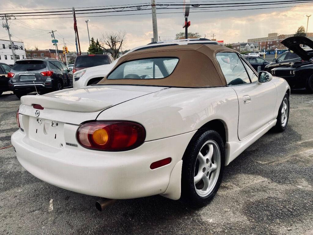 used 2000 Mazda MX-5 Miata car, priced at $8,995