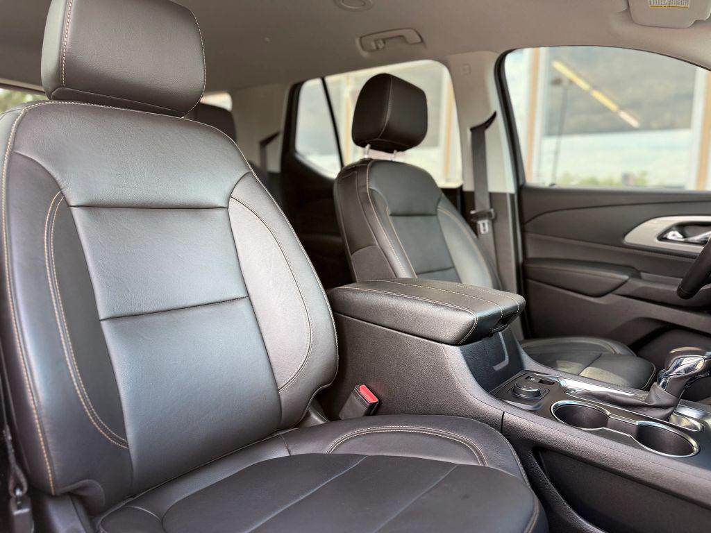 used 2021 Chevrolet Traverse car, priced at $22,990