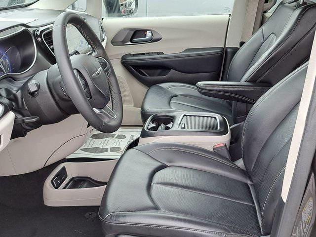 used 2023 Chrysler Pacifica car, priced at $24,000