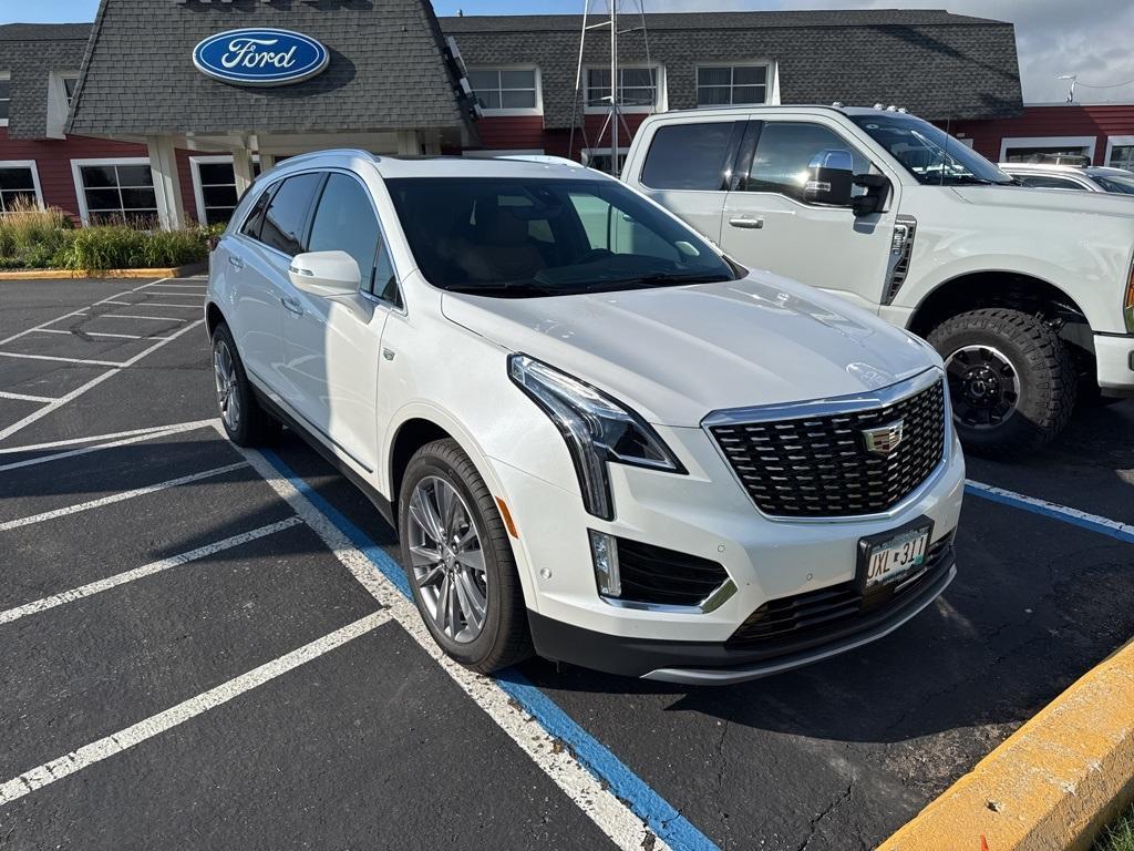 used 2023 Cadillac XT5 car, priced at $41,999
