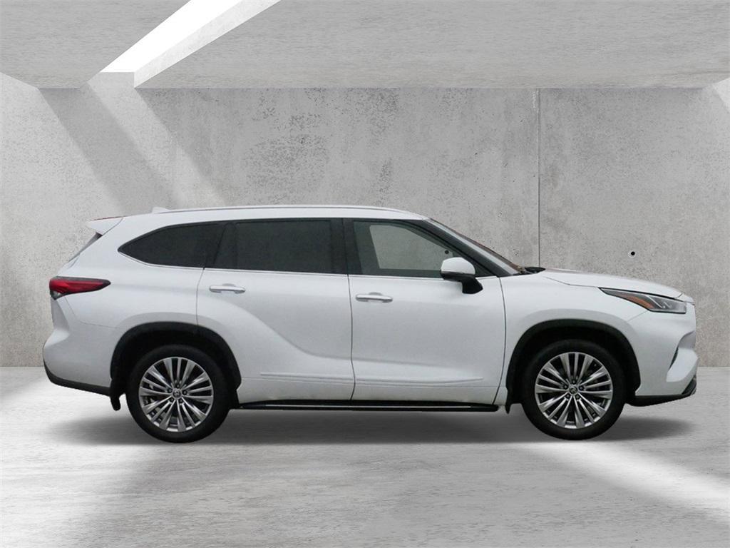 used 2022 Toyota Highlander car, priced at $42,500