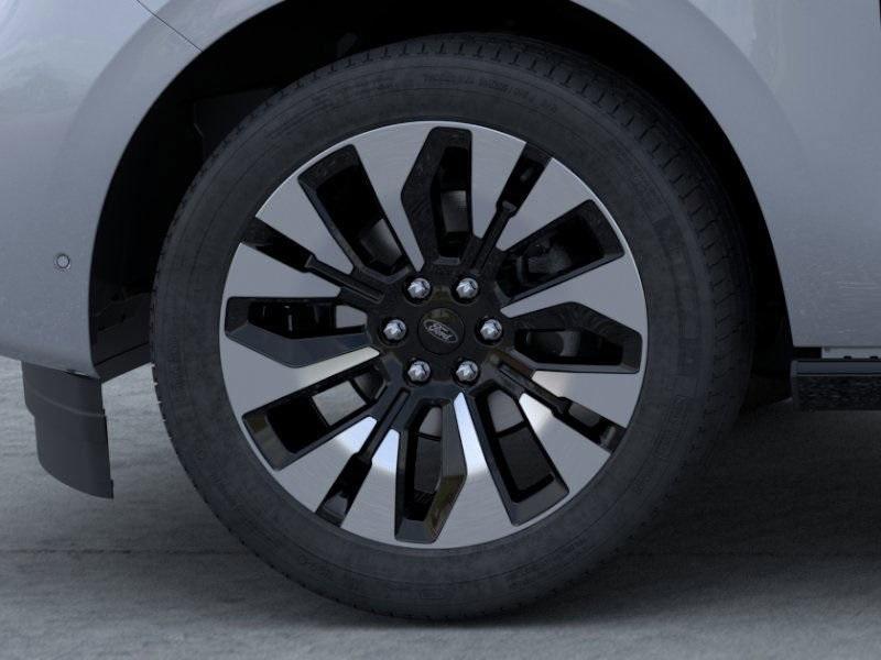 new 2025 Ford Expedition car, priced at $79,247