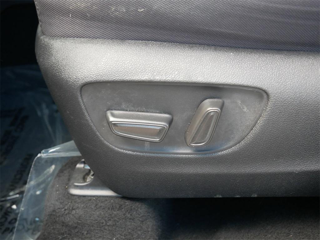 used 2022 Toyota Highlander car, priced at $37,999