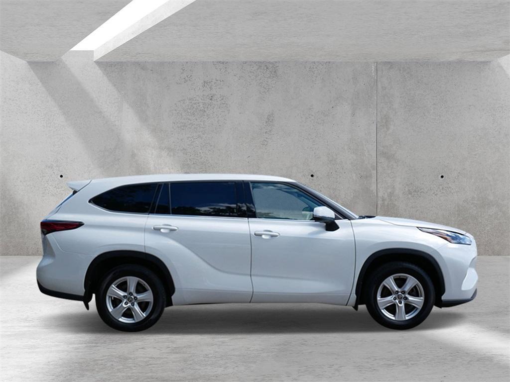 used 2022 Toyota Highlander car, priced at $37,248