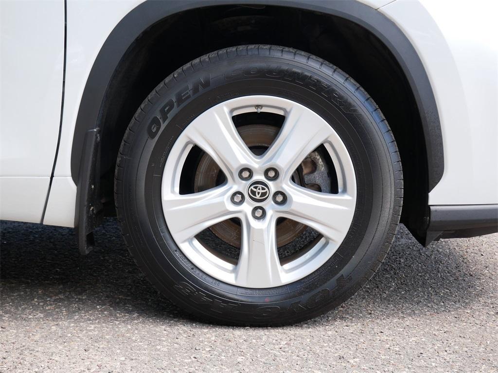 used 2022 Toyota Highlander car, priced at $37,999
