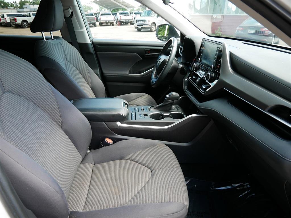 used 2022 Toyota Highlander car, priced at $37,999