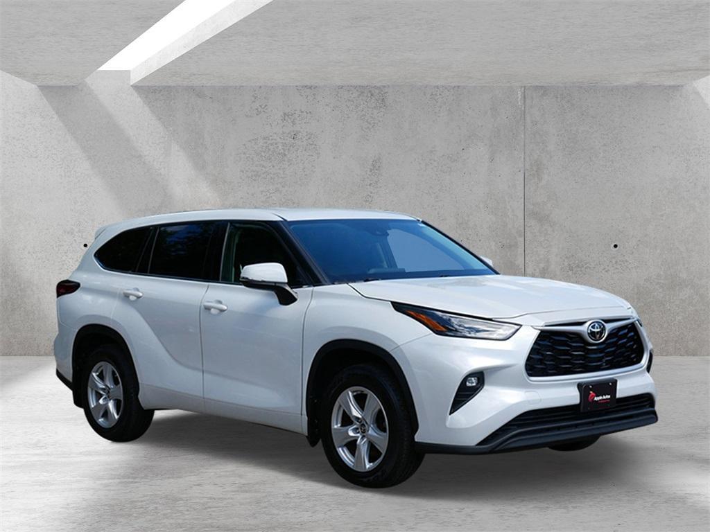 used 2022 Toyota Highlander car, priced at $37,999