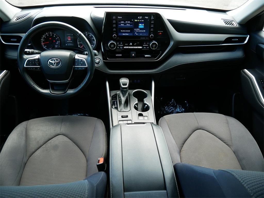 used 2022 Toyota Highlander car, priced at $37,999