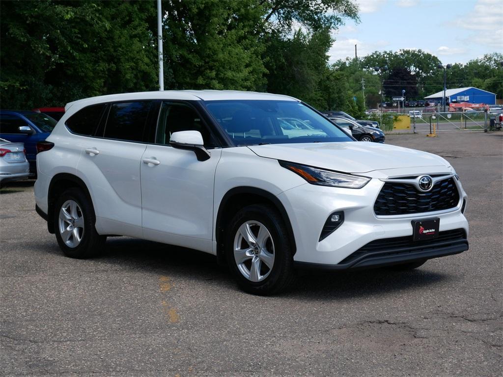 used 2022 Toyota Highlander car, priced at $37,999