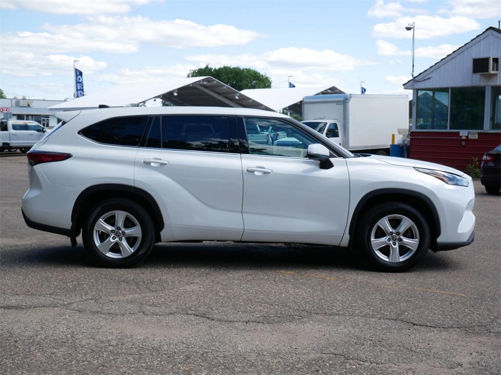 used 2022 Toyota Highlander car, priced at $37,999