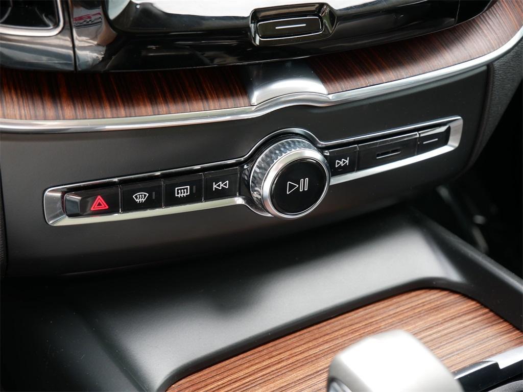 used 2023 Volvo XC60 car, priced at $27,499