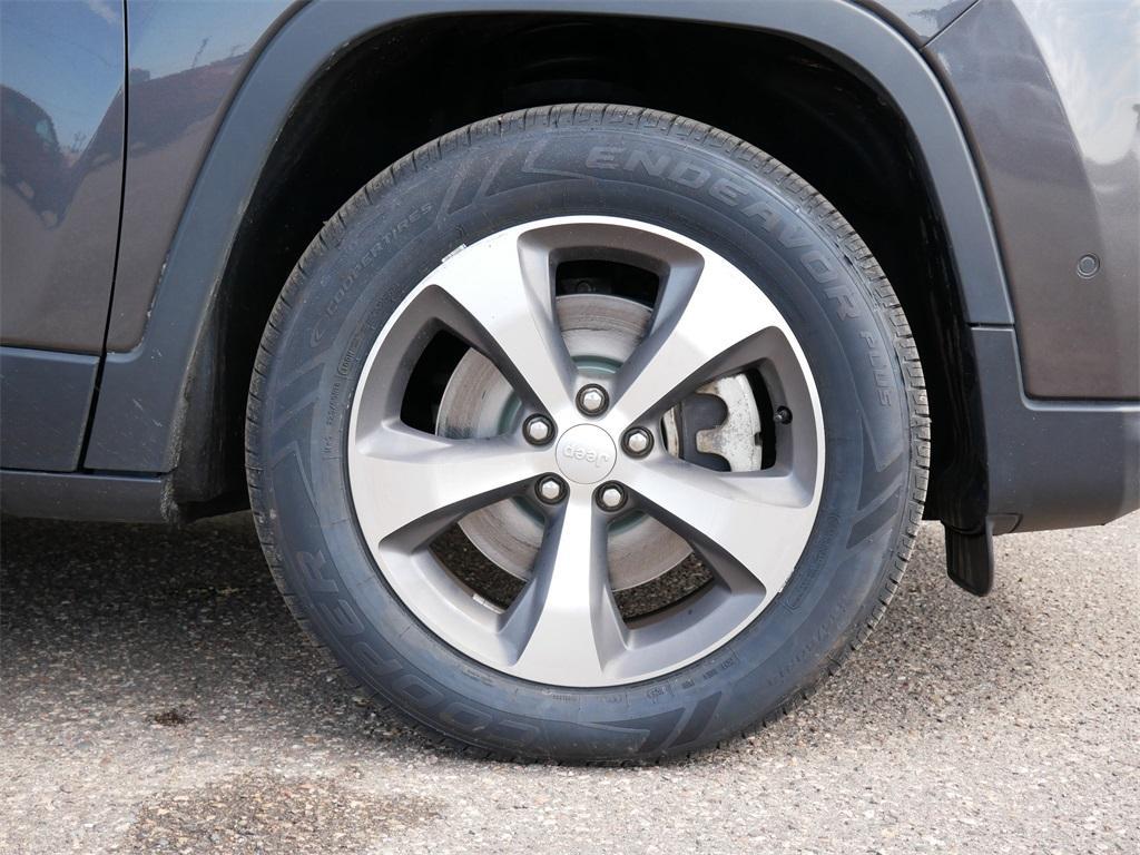 used 2021 Jeep Cherokee car, priced at $24,999