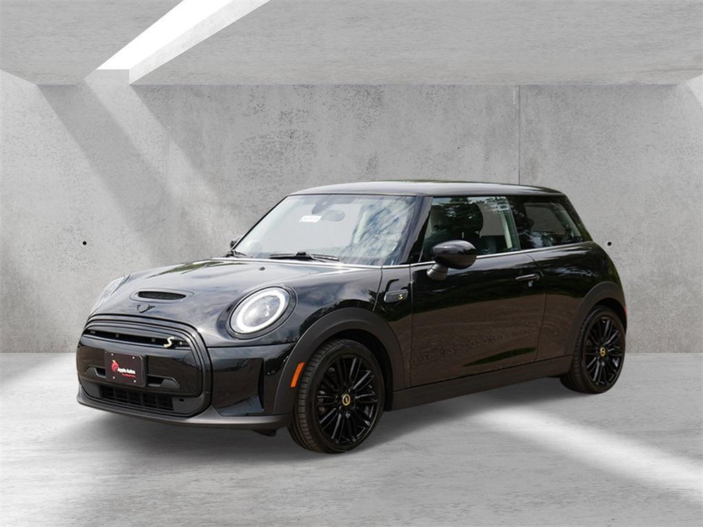 used 2024 MINI SE Hardtop car, priced at $18,999