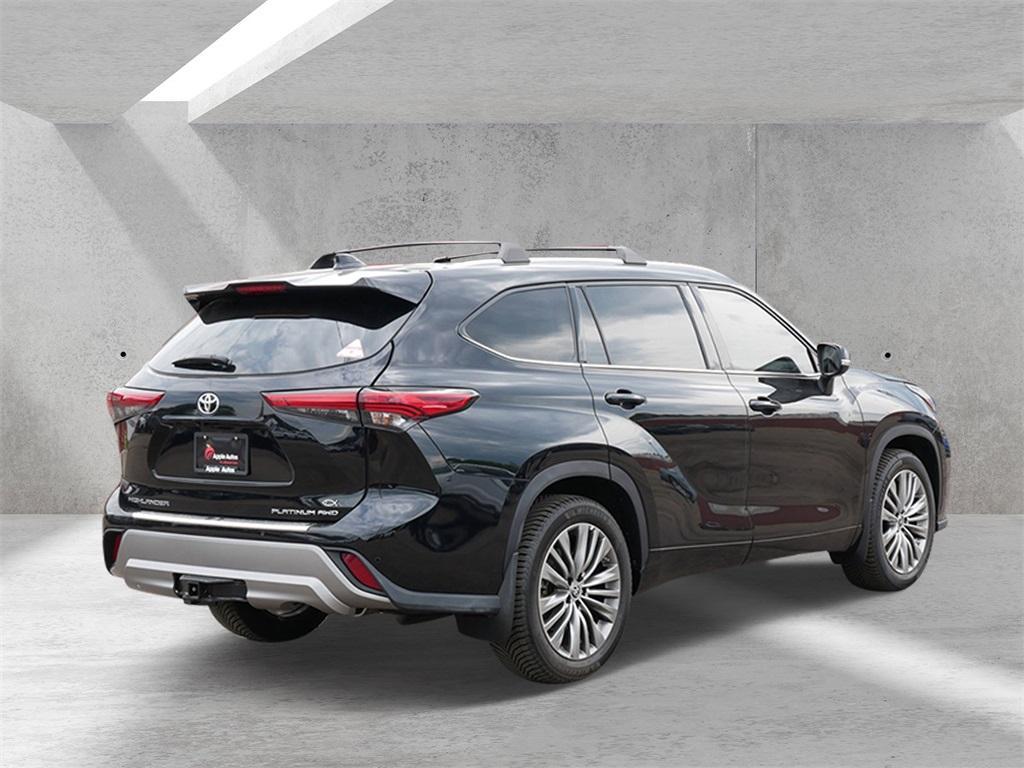 used 2022 Toyota Highlander car, priced at $44,499