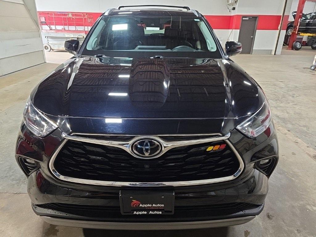 used 2022 Toyota Highlander car, priced at $44,499