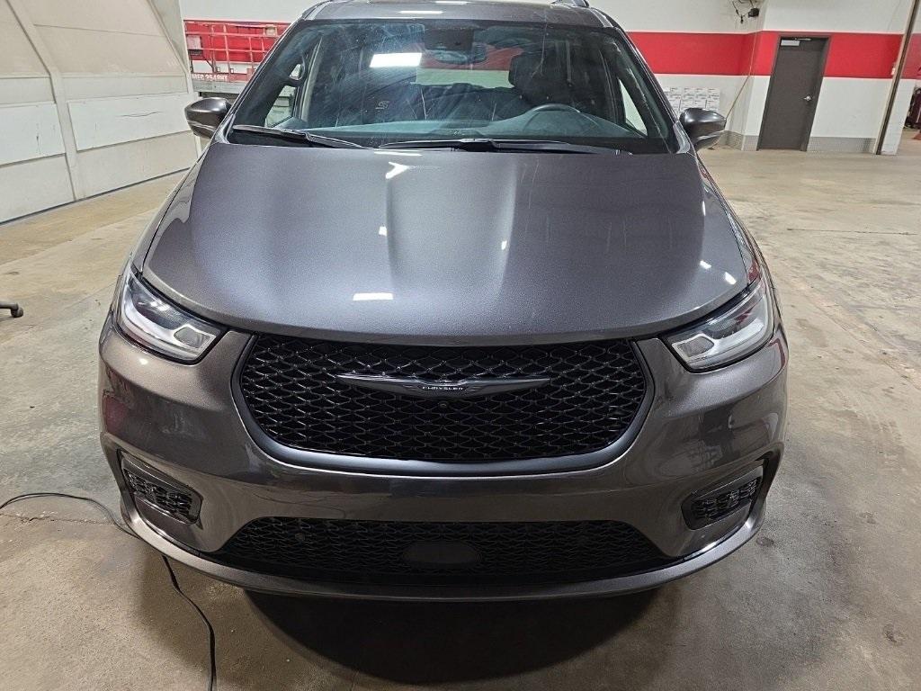 used 2022 Chrysler Pacifica car, priced at $31,999