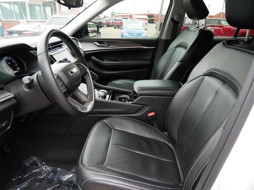 used 2022 Jeep Grand Cherokee car, priced at $31,899