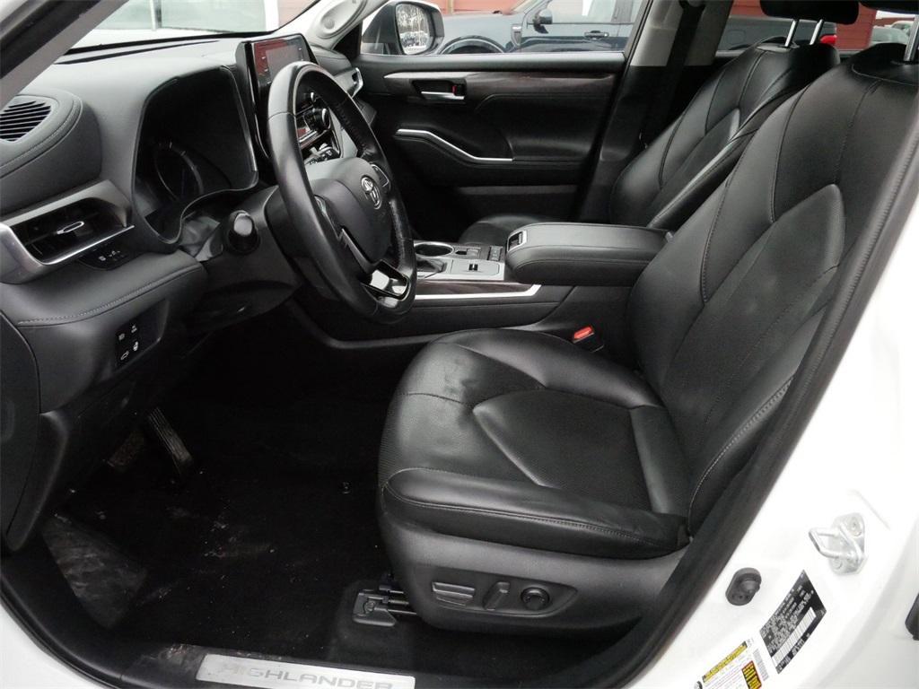 used 2021 Toyota Highlander Hybrid car, priced at $37,310