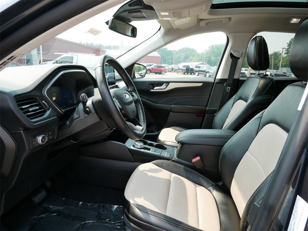 used 2022 Ford Escape car, priced at $24,999